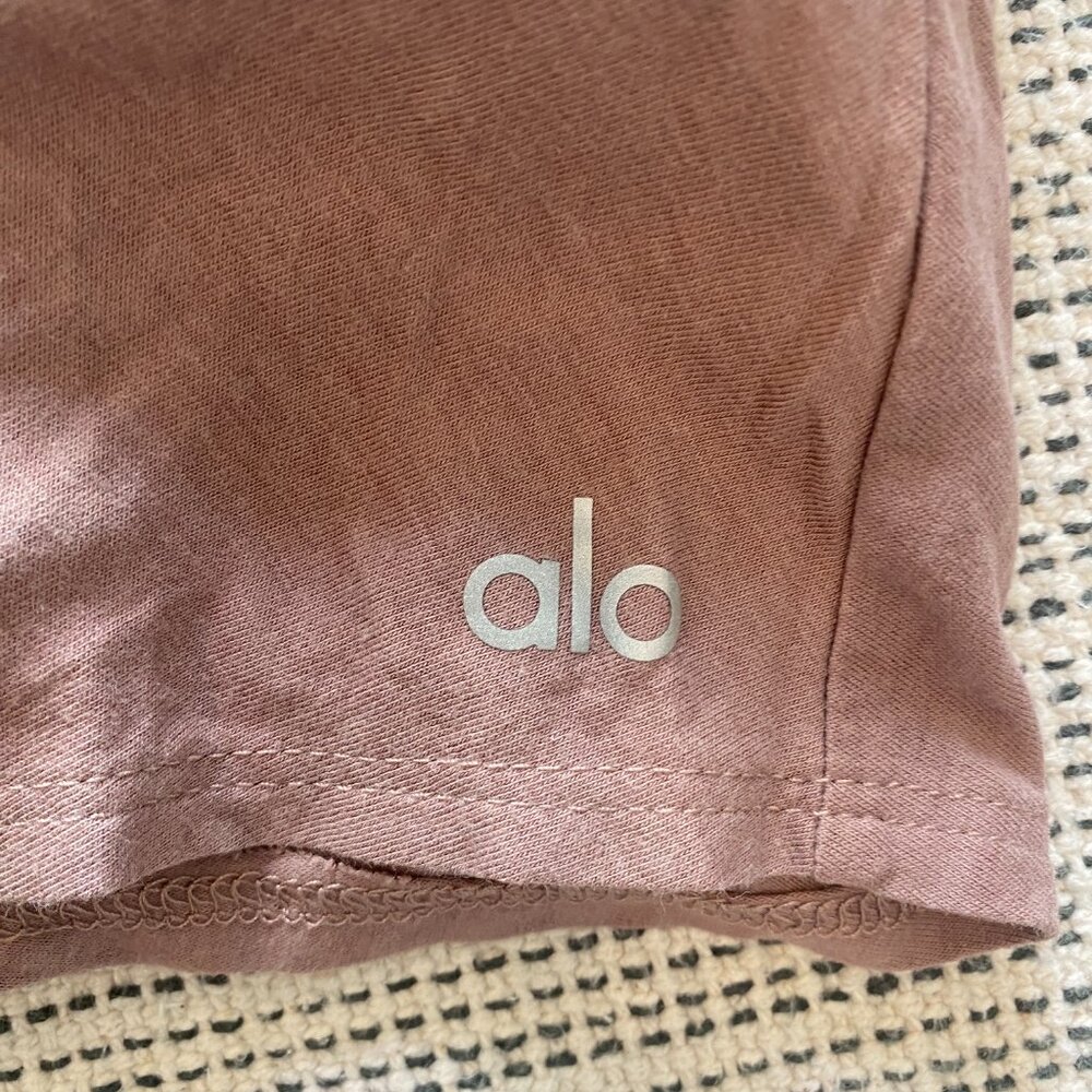 ALO Yoga cropped top Size S. - Picture 4 of 4